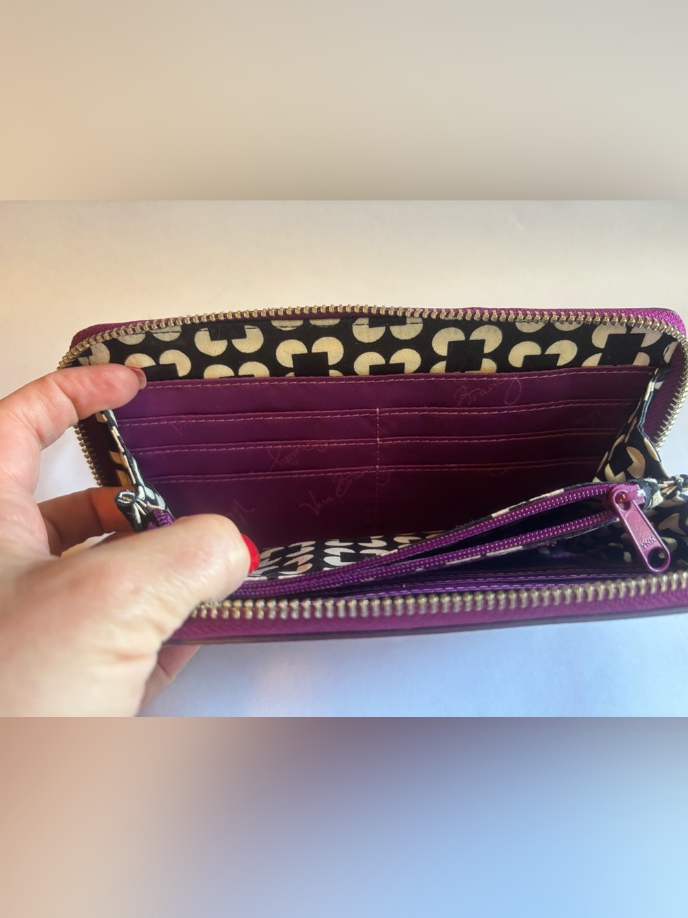 Vera Bradley purple/Magenta Zip Wallet - Picture 3 of 11